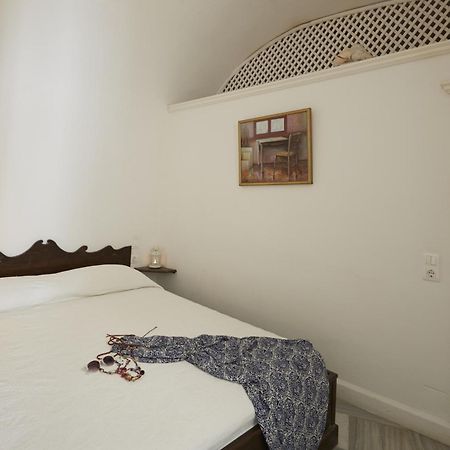 Cori Rigas Suites Fira  Værelse billede